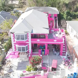 Hostel Da Pink And White Palace, Nassau