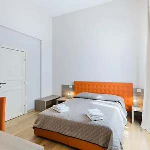 Vrooms All'angolo Del Duomo Bed & Breakfast